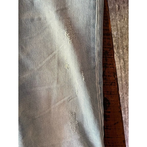 GAP 32 Petite Womens Jeans light wash distressed - Picture 6 of 10